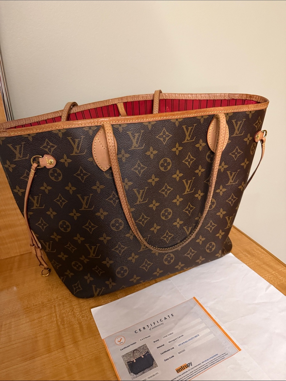 Authentic Louis Vuitton Monogram Canvas Tote with Tan Trim - Picture 4 of 11